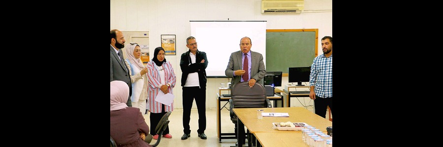 الخلايلة يفتتح دورة في مهارات الحاسوب والسكرتارية لموظفات الجامعة في جامعة جرش