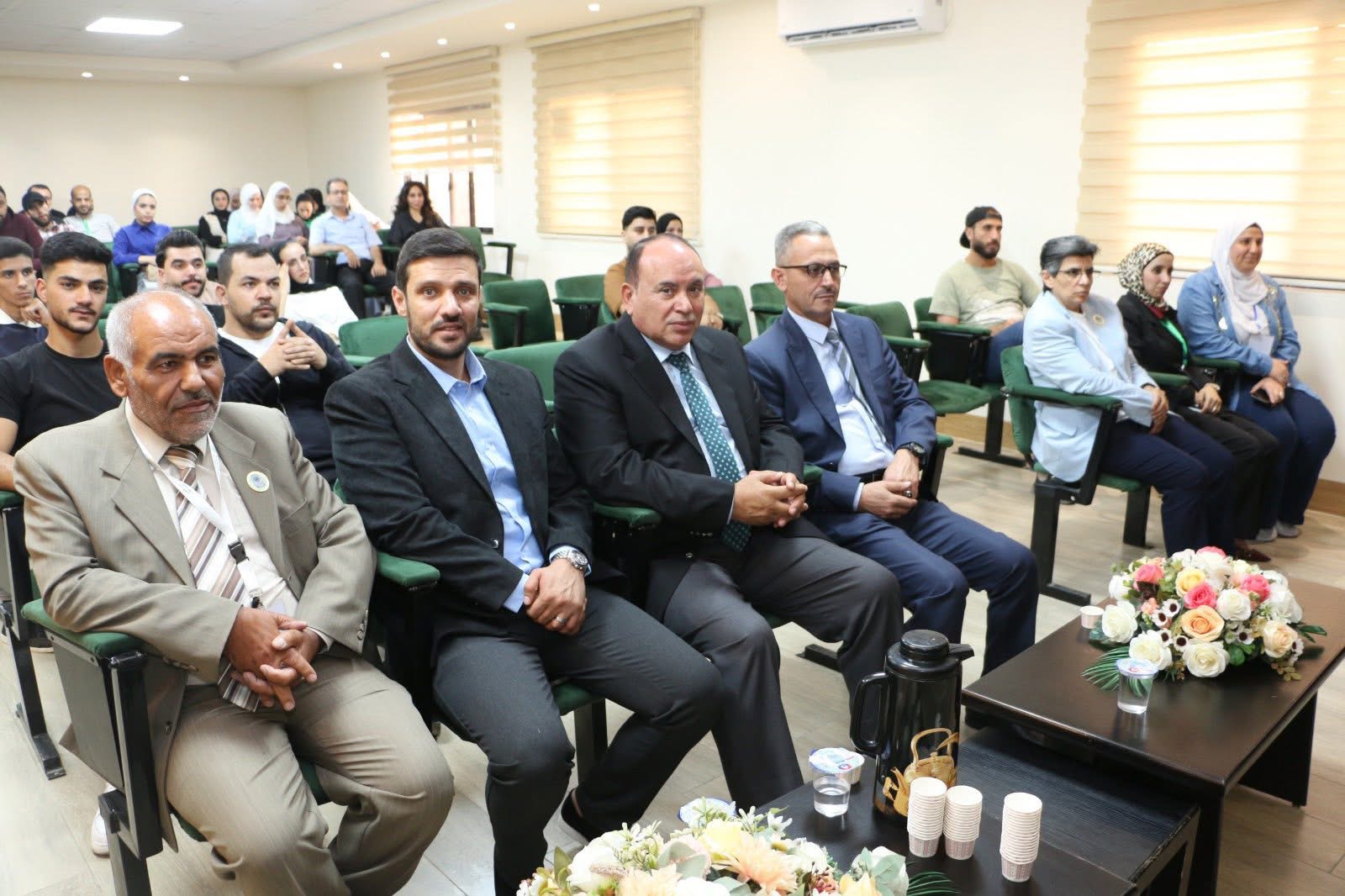 المشاركون في أعمال المؤتمر العلمي الأول من الجامعة إلى المجتمع شركاء في مواجهة العنف يواصلون مناقشاتهم لليوم الثالث