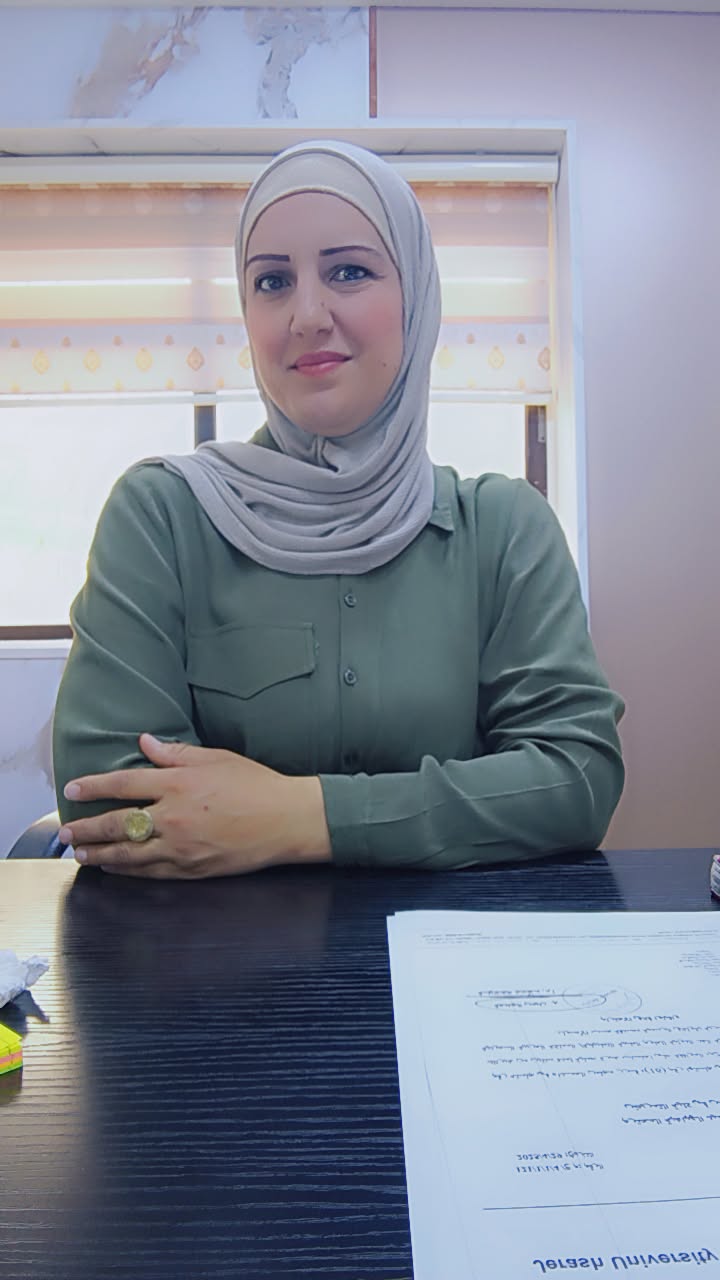 السيدة  نور الموالي