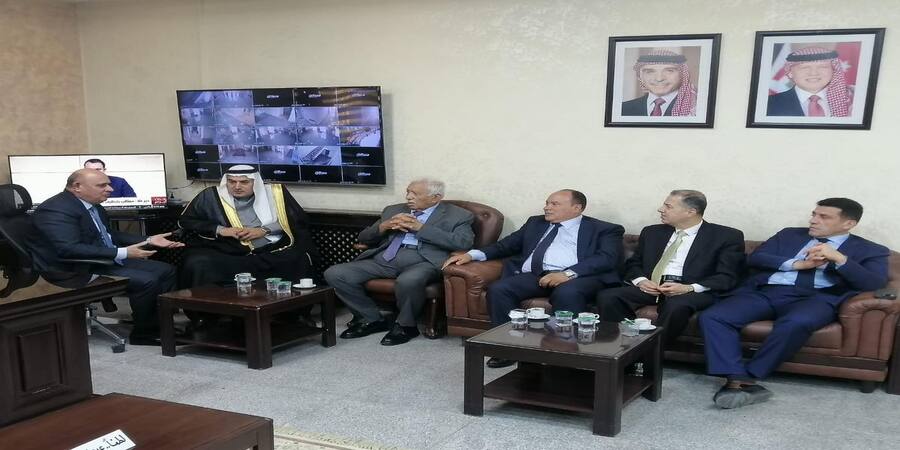 وفد رسمي من جامعة جرش يزور محافظ جرش لتهنئته بتعيينه محافظًا جديدًا للمحافظة