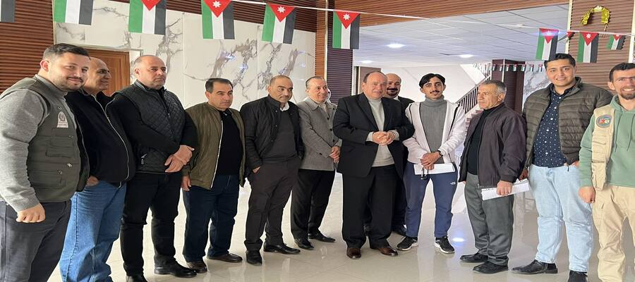 رئيس جامعة جرش يتفقد إجراءات القبول والتسجيل للطلبة الجدد والقدامى